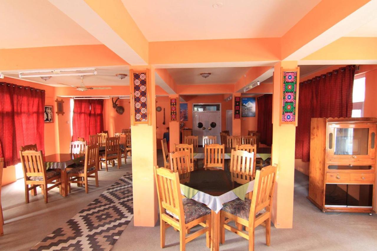 World Roof Hotel Hunza Karimabad  Exteriör bild