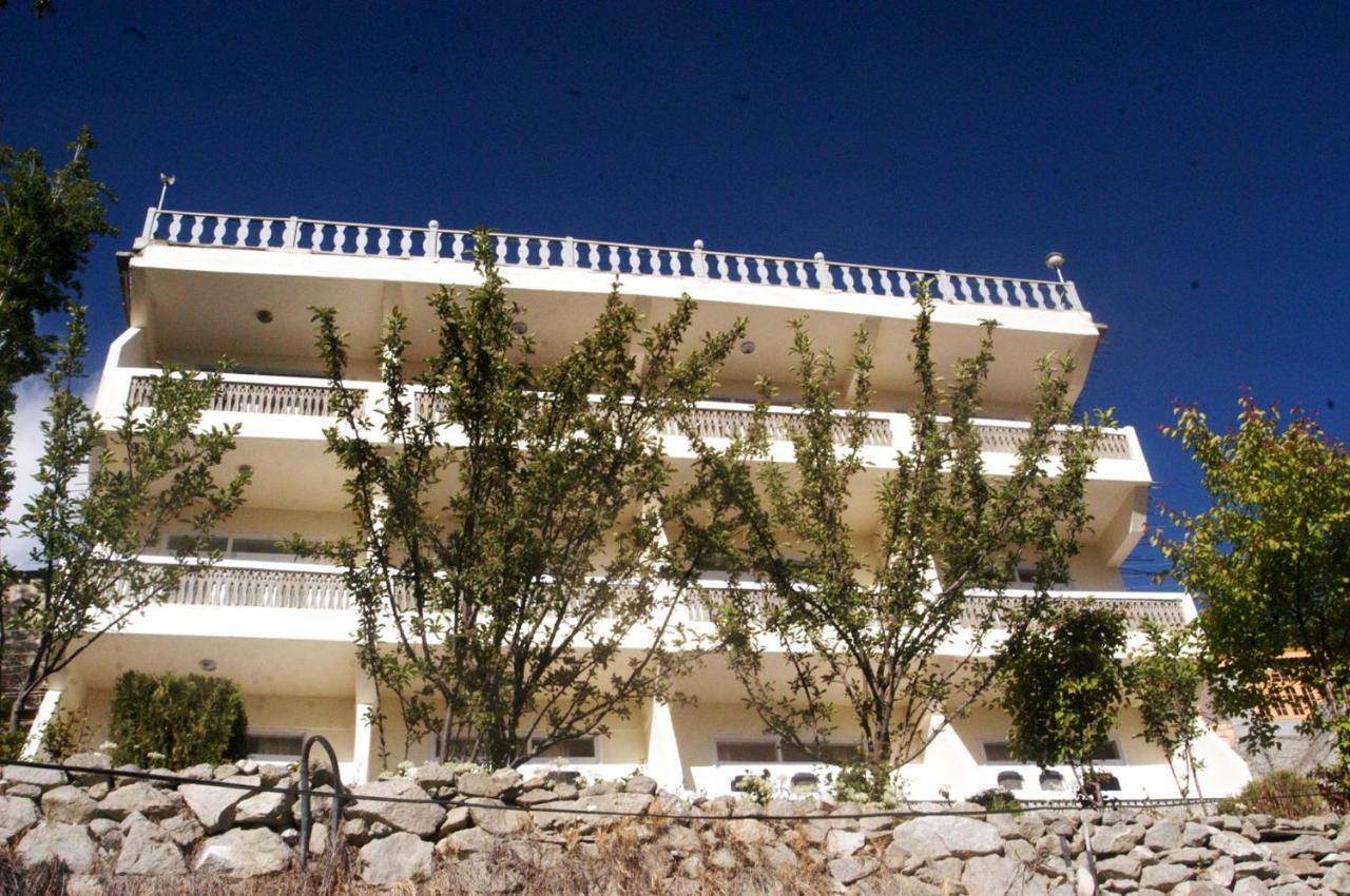 World Roof Hotel Hunza Karimabad  Exteriör bild