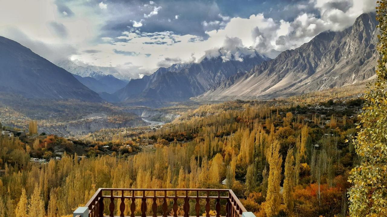 World Roof Hotel Hunza Karimabad  Exteriör bild